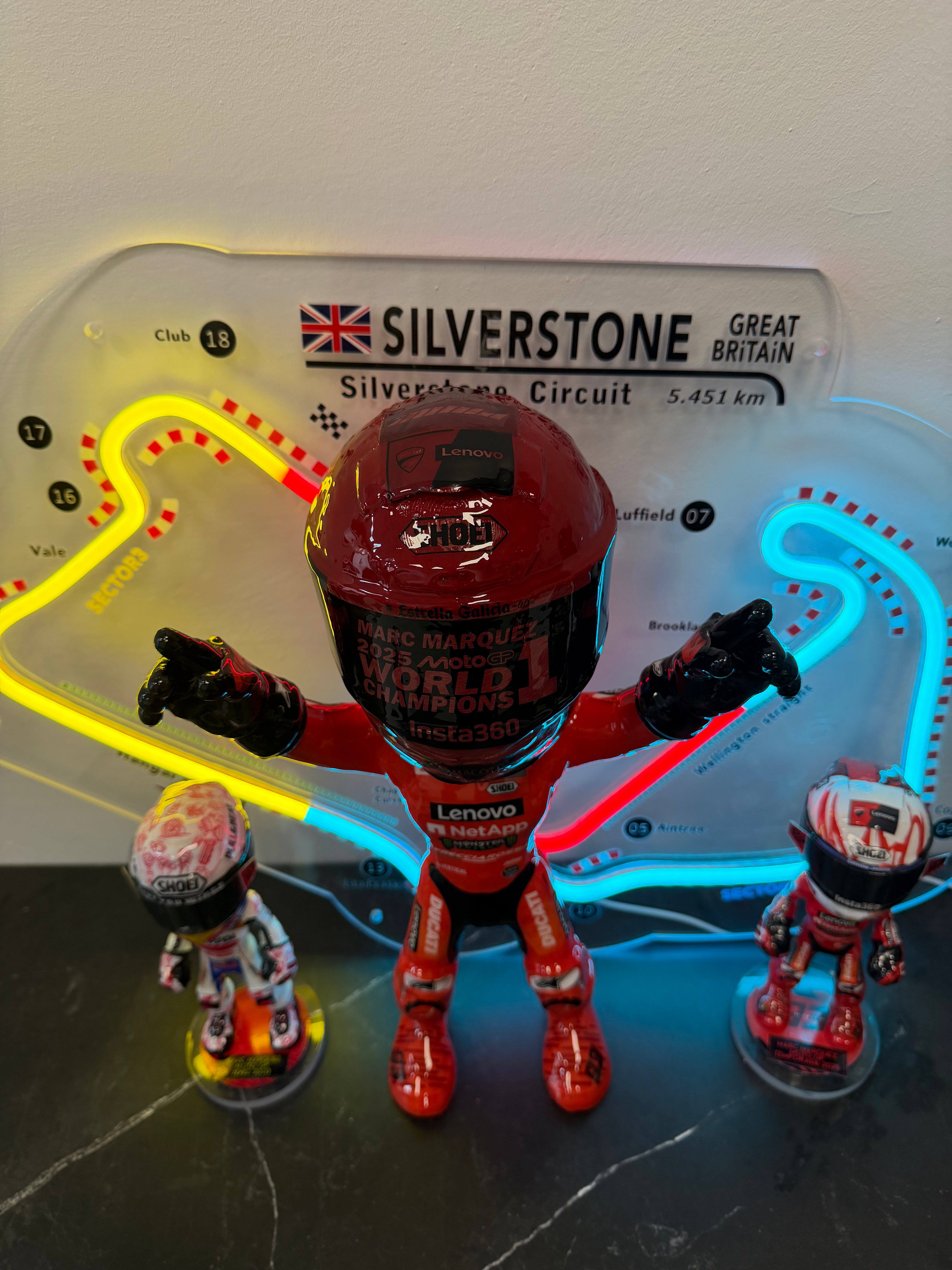 Marc Márquez campeón del mundo 2025 (40cm)